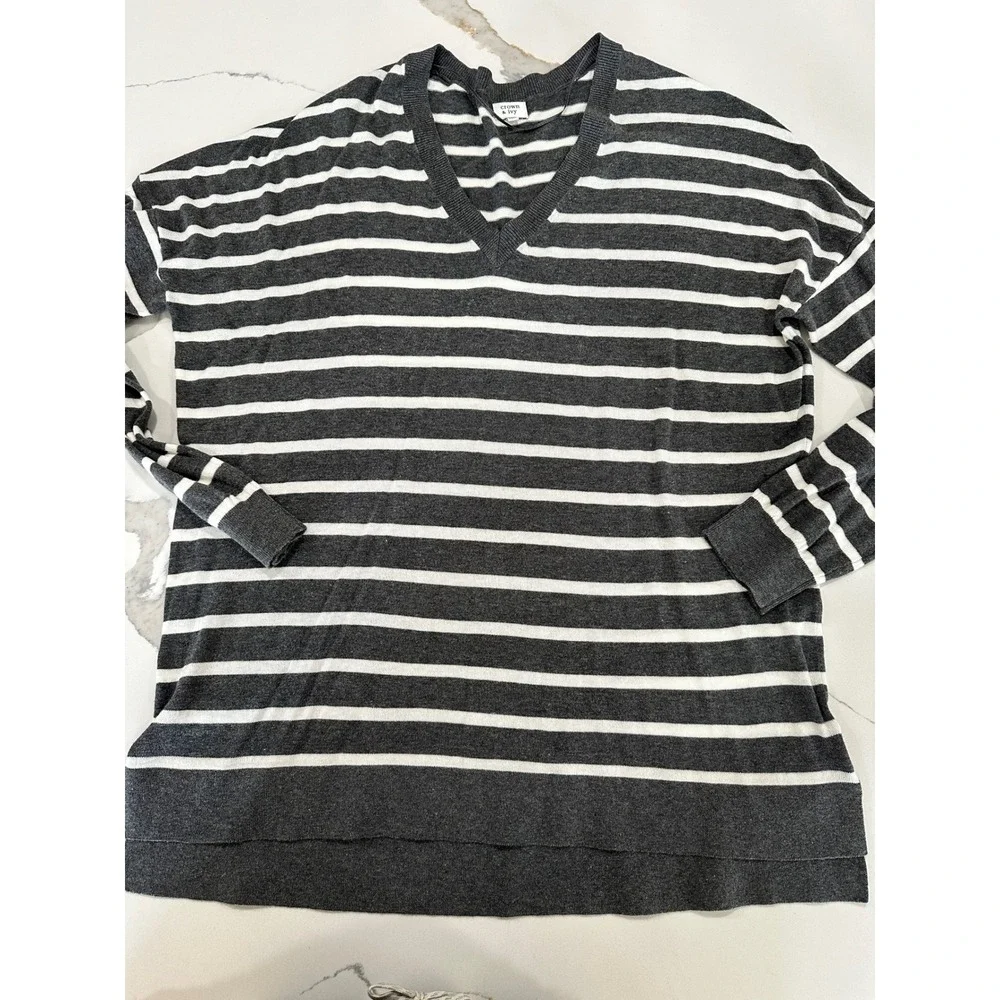 Crown and Ivy Striped V Neck Long Sleeve Tunic Sweater Women Size L‎